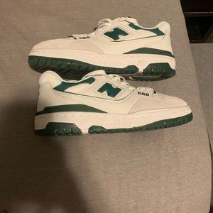 Size 7 new balance 550’s